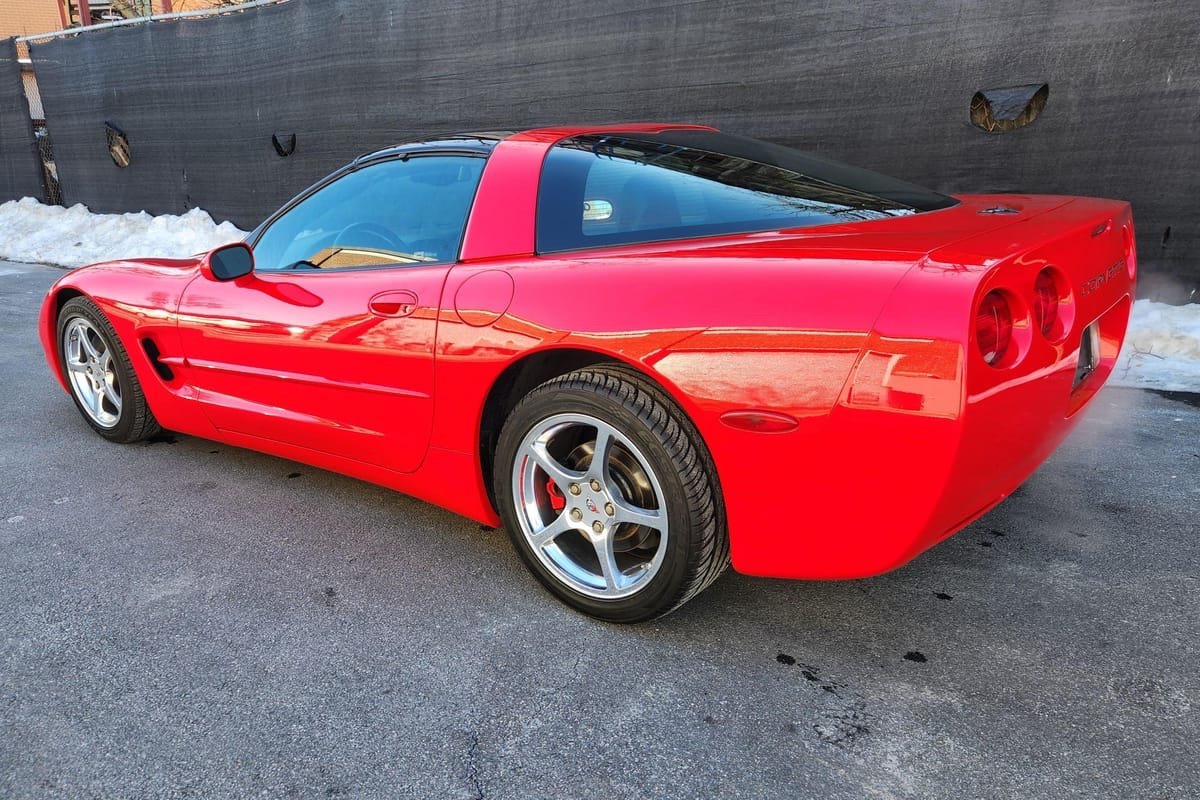 2001 Chevrolet Corvette Coupe - Image 4