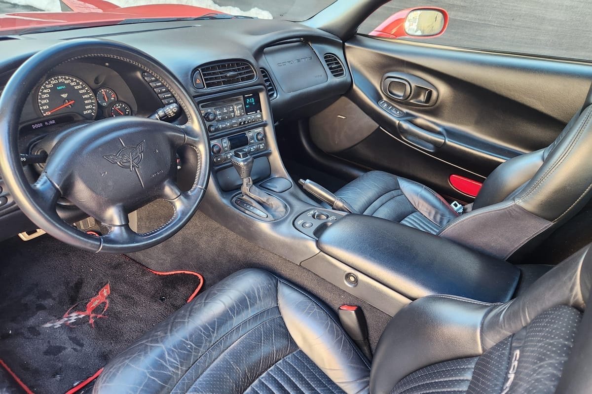 2001 Chevrolet Corvette Coupe - Image 10