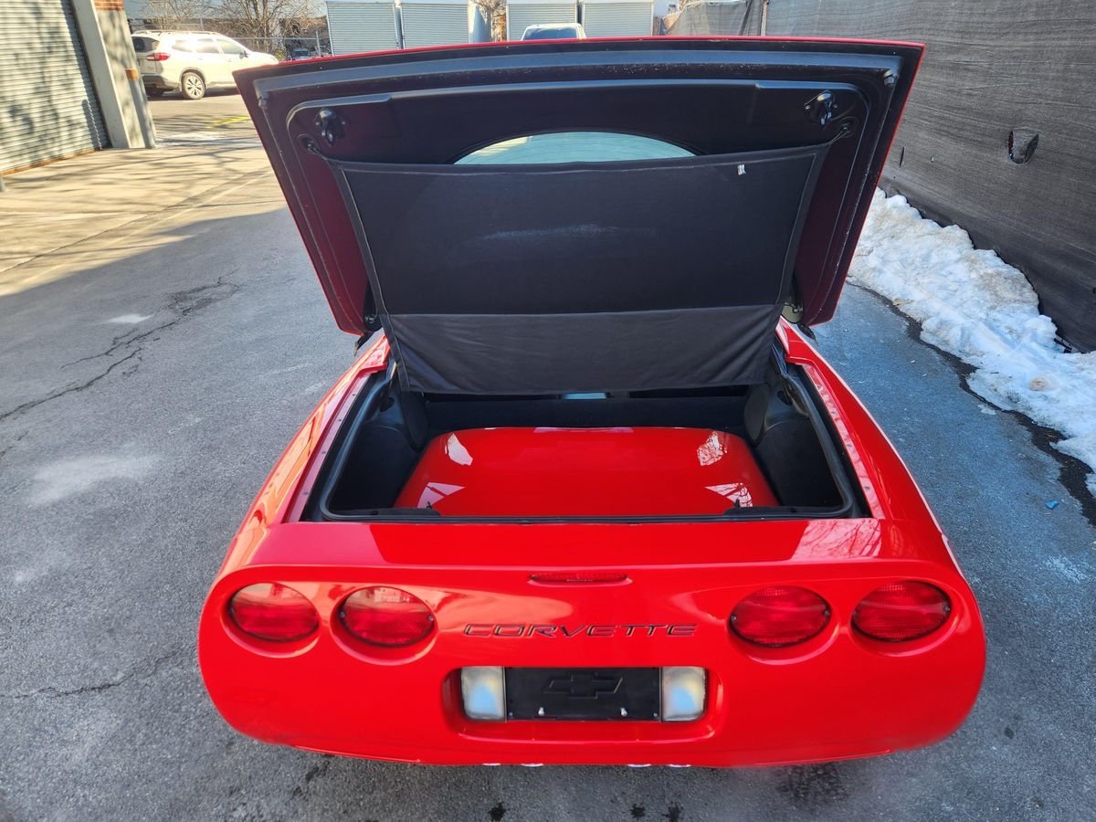 2001 Chevrolet Corvette Coupe - Image 19