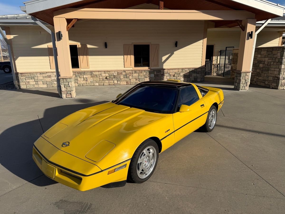 1990 Chevrolet Corvette ZR-1 - Image 7