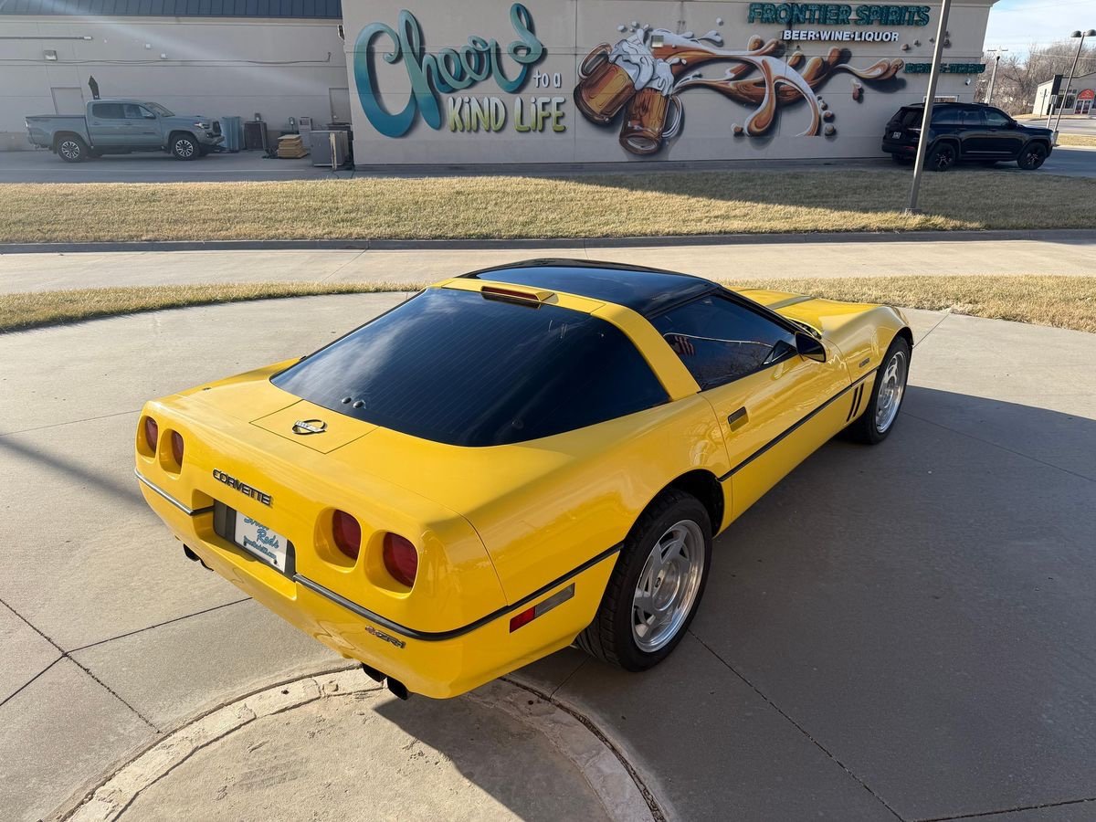 1990 Chevrolet Corvette ZR-1 - Image 12