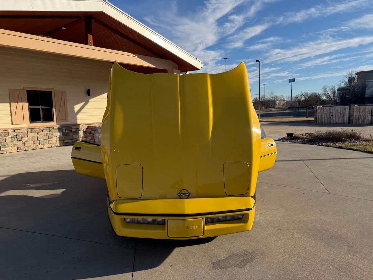 1990 Chevrolet Corvette ZR-1 - Image 16