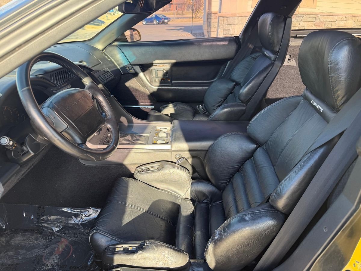 1990 Chevrolet Corvette ZR-1 - Image 23