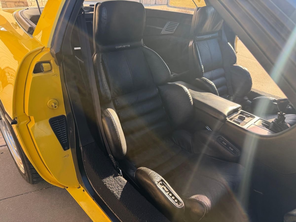 1990 Chevrolet Corvette ZR-1 - Image 25