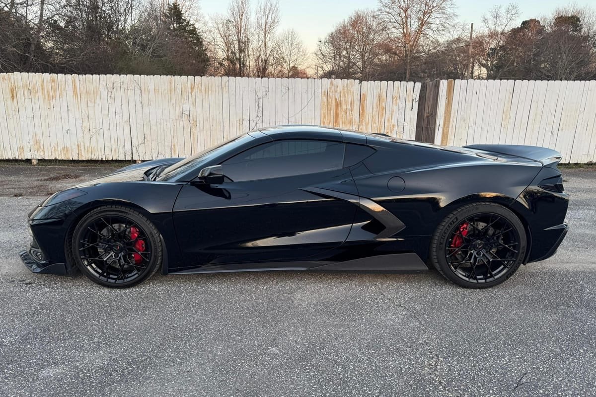 2020 Chevrolet Corvette Stingray Coupe 2LT - Image 2