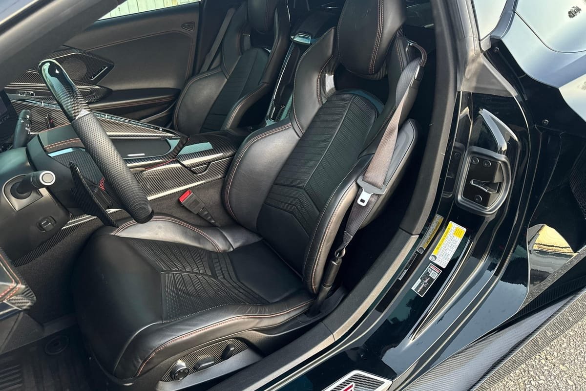 2020 Chevrolet Corvette Stingray Coupe 2LT - Image 10