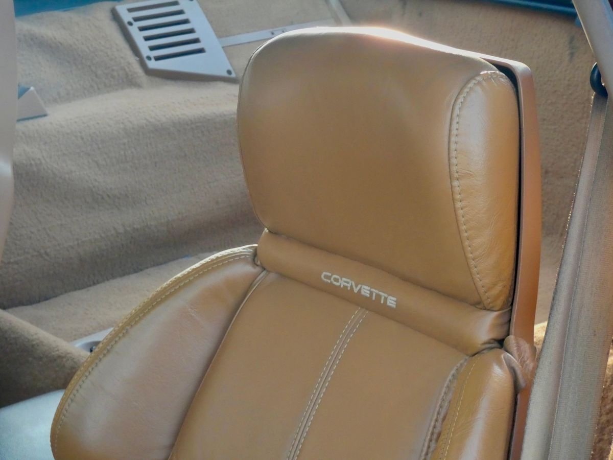 1990 Chevrolet Corvette ZR-1 - Image 17