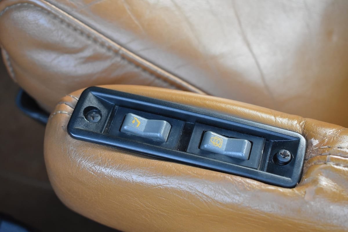 1990 Chevrolet Corvette ZR-1 - Image 18