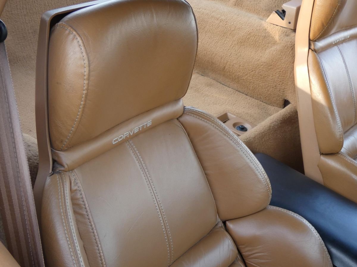 1990 Chevrolet Corvette ZR-1 - Image 21