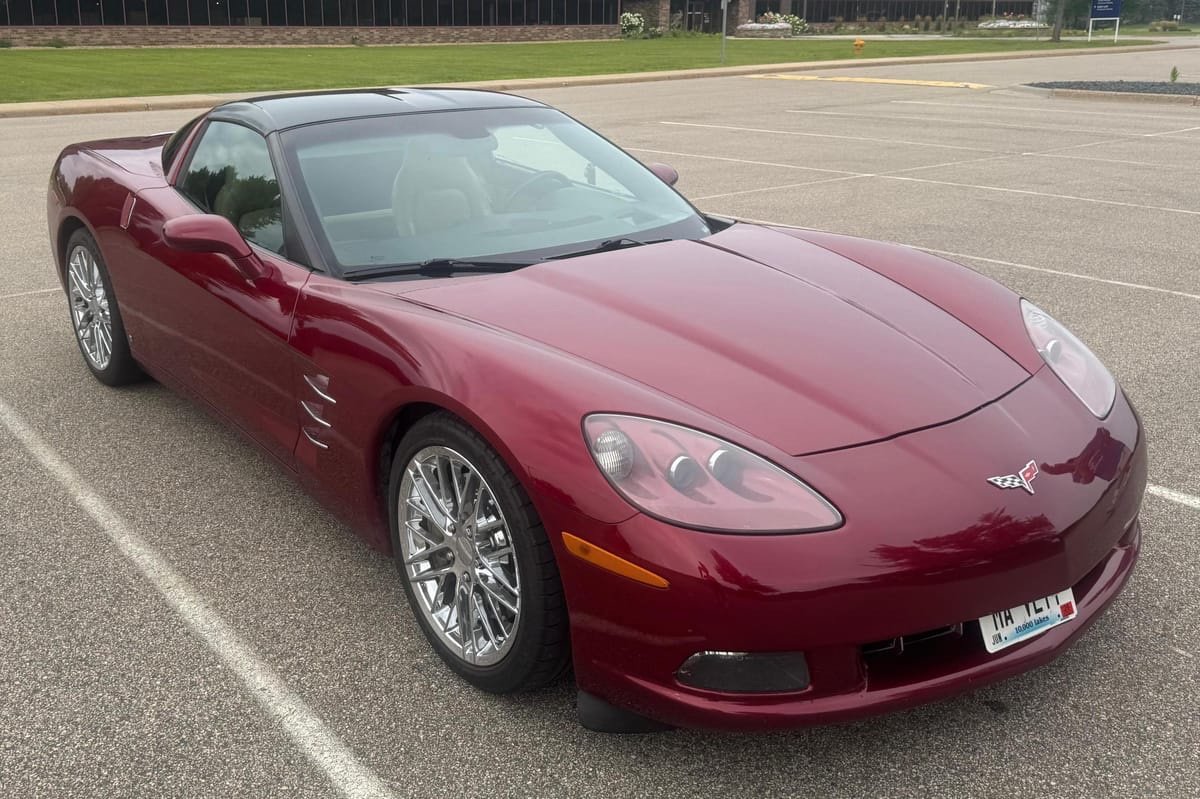 2007 Chevrolet Corvette Coupe - Image 21
