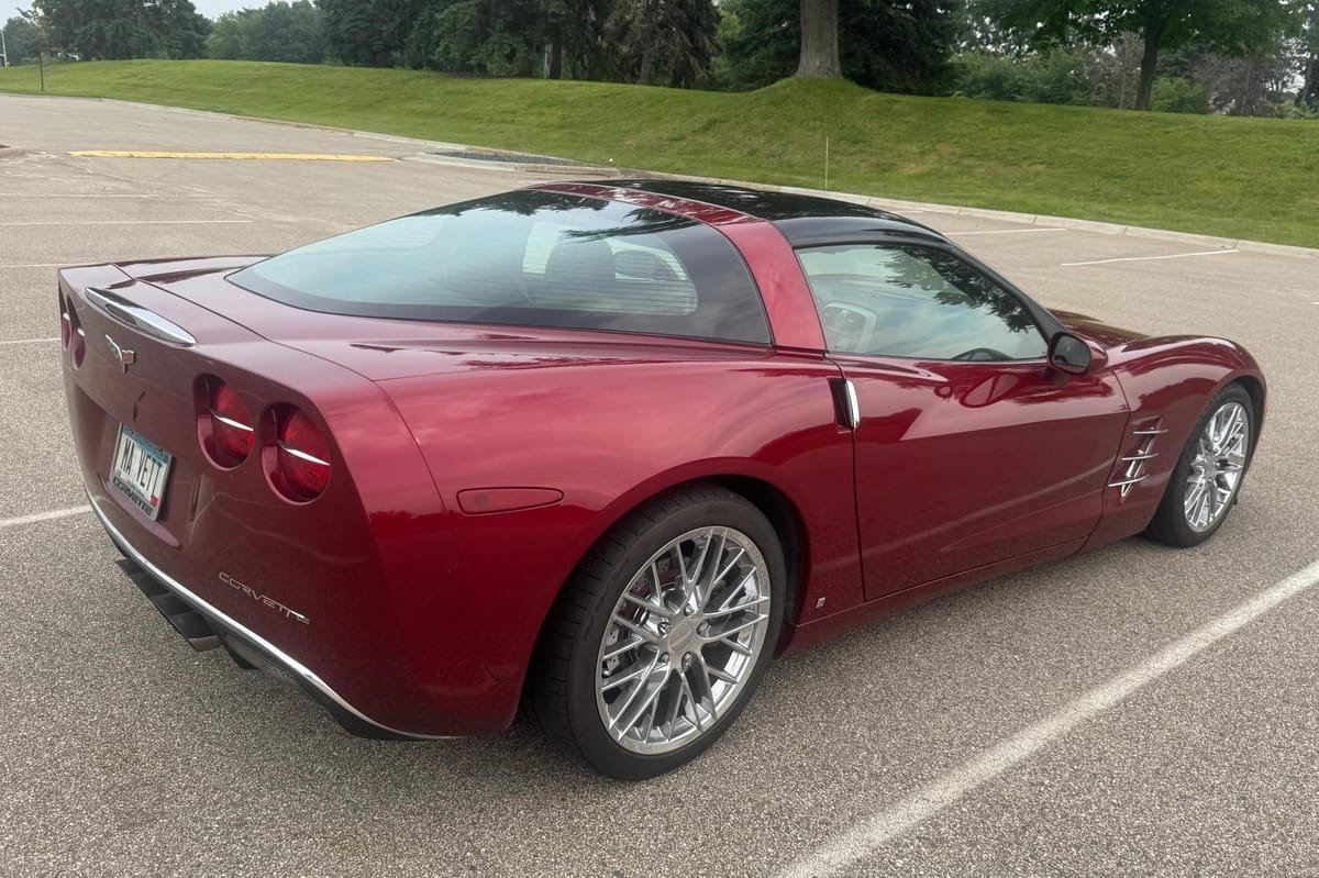 2007 Chevrolet Corvette Coupe - Image 20