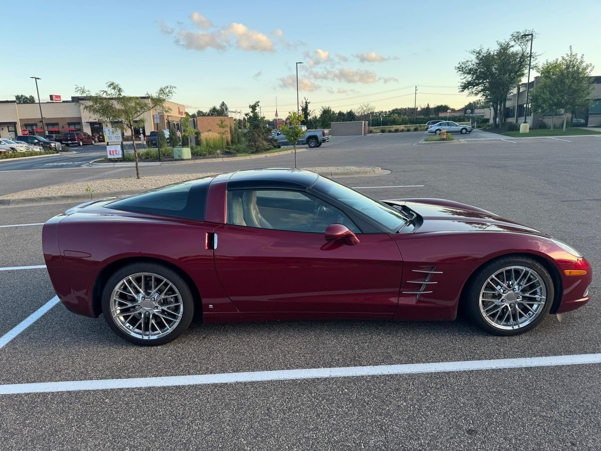 2007 Chevrolet Corvette Coupe - Image 12