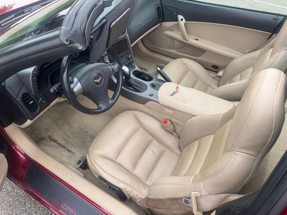 2007 Chevrolet Corvette Coupe - Image 10