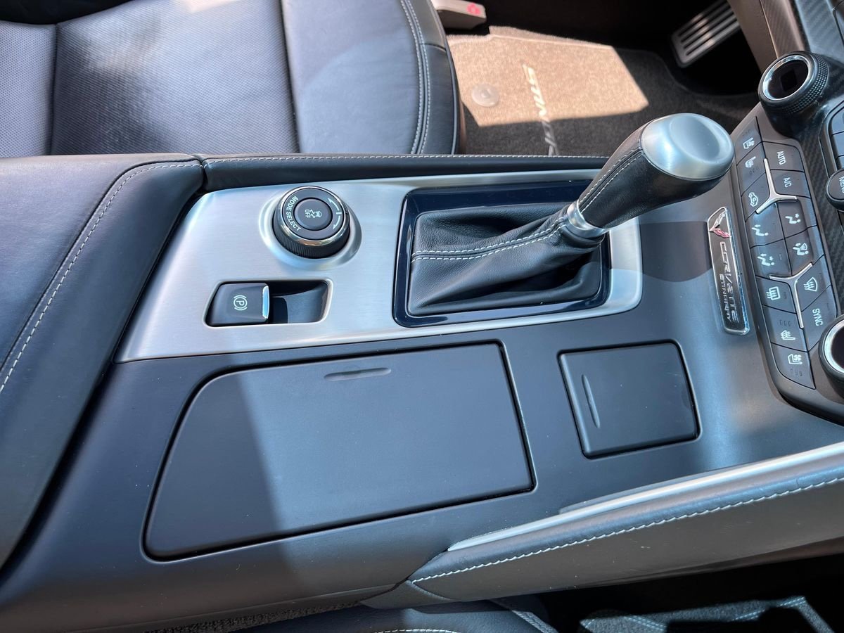 2014 Chevrolet Corvette Stingray Z51 Coupe - Image 9